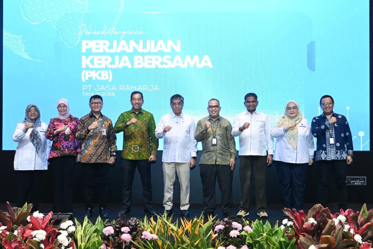 Saksikan Penandatanganan PKB Jasa Raharja dan Serikat Pekerja, Menaker Titip Tiga Agenda Strategis