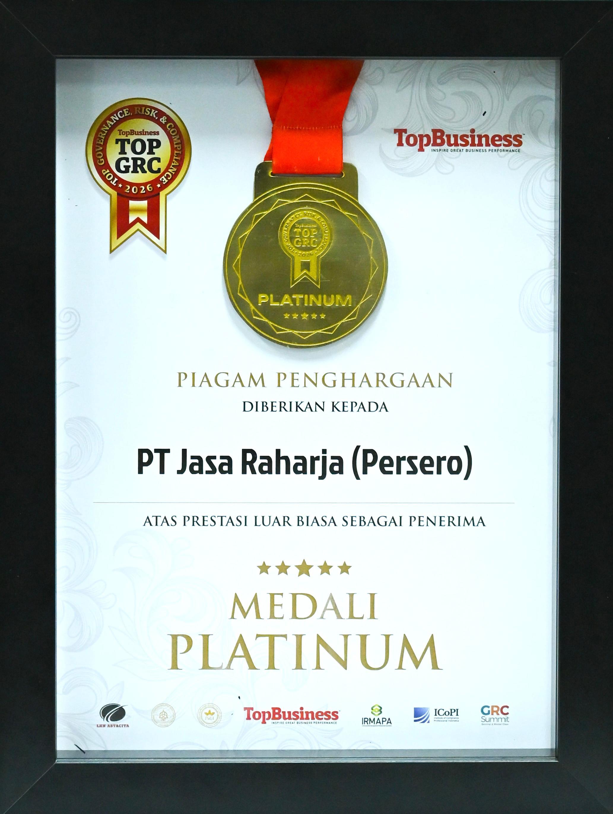 Piagam Penghargaan TOP GRC Platinum 2026